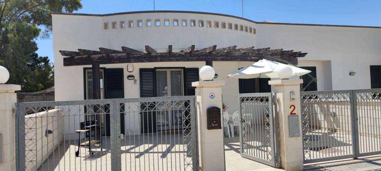 Casa Vacanze Il Sorriso Di Emi Torre Suda Exterior photo